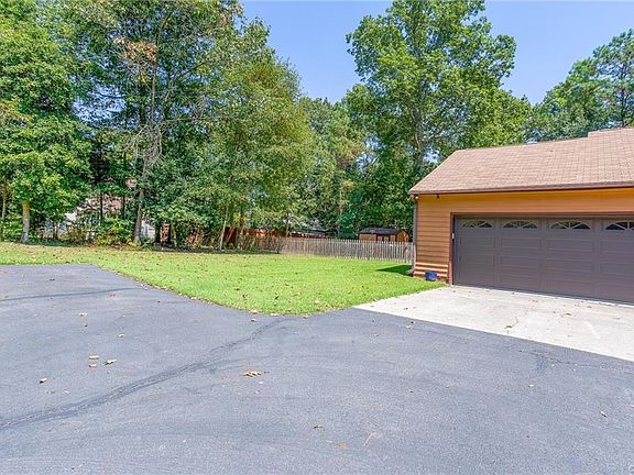 4th image of 3524 N Woodland Cir