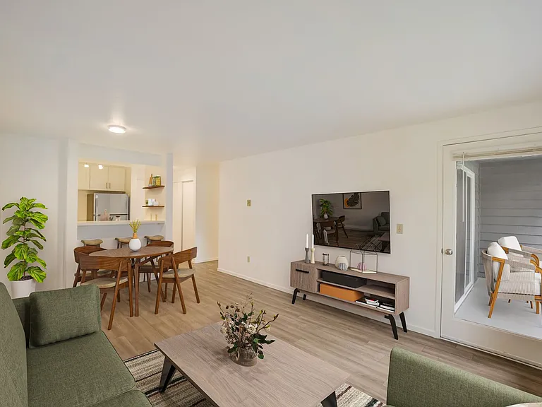 Hillcourt Apartments — Photo 35