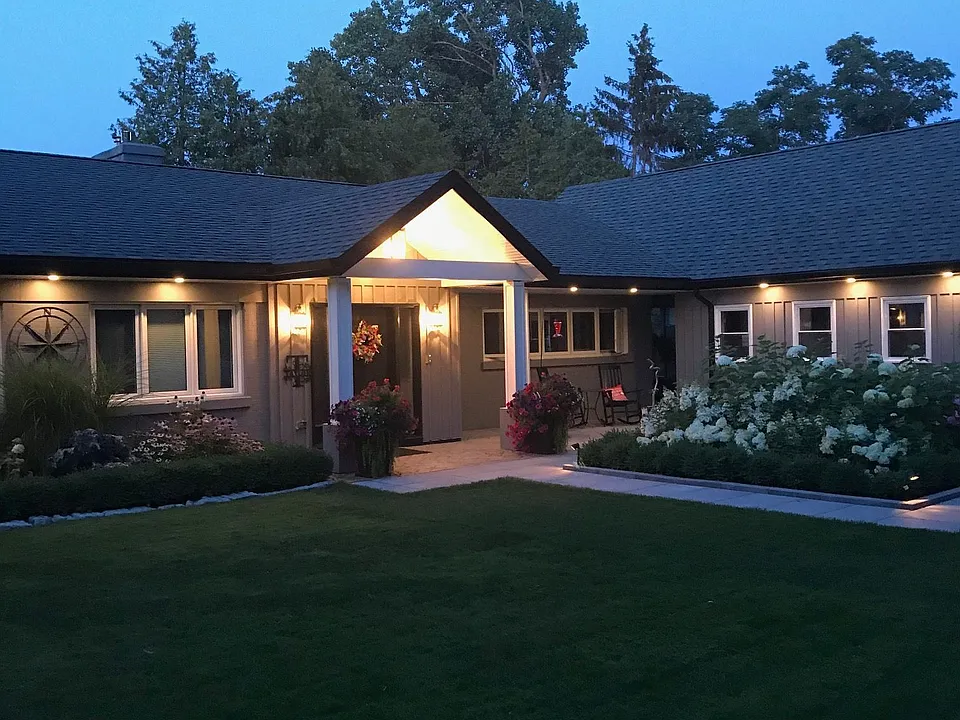 537 Grandview Dr