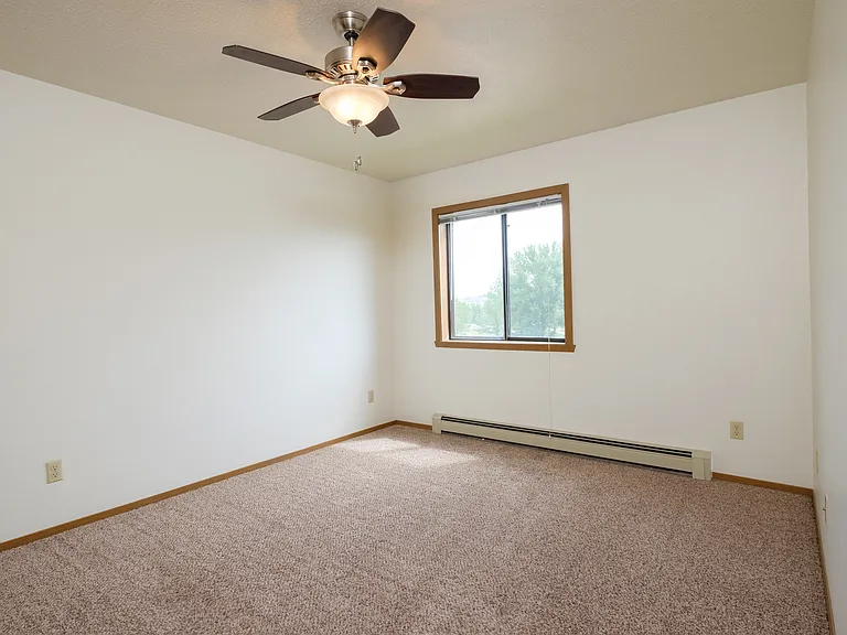 Fargo, ND Flickertail Apartments | Bedroom