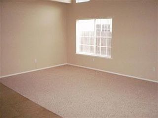 1st image of 924 Duncan Cir
