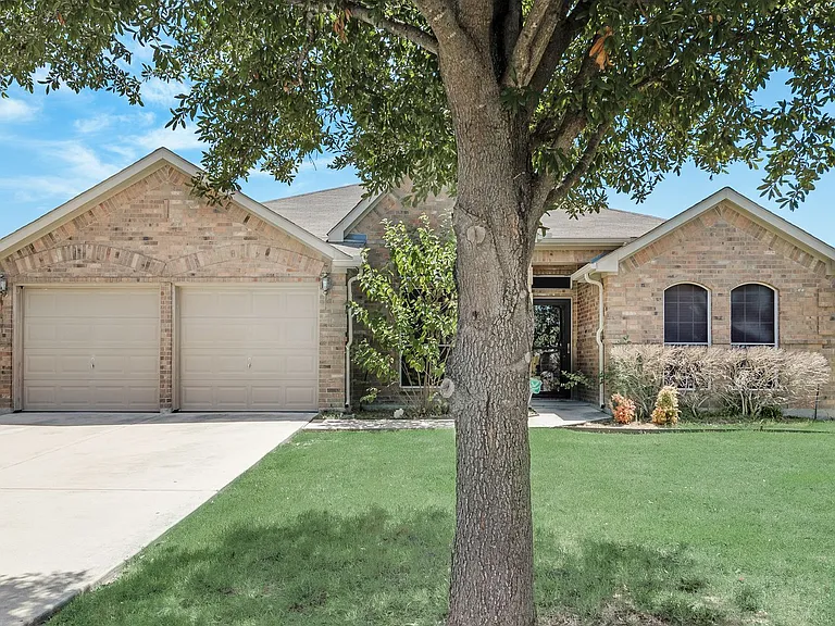 621 Tumbleweed Dr — Photo 3