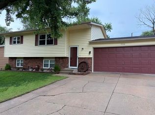 936 S Ash St, Newton, KS 67114