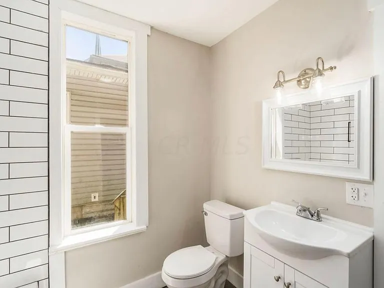 118 S Walnut St #1 — Photo 12