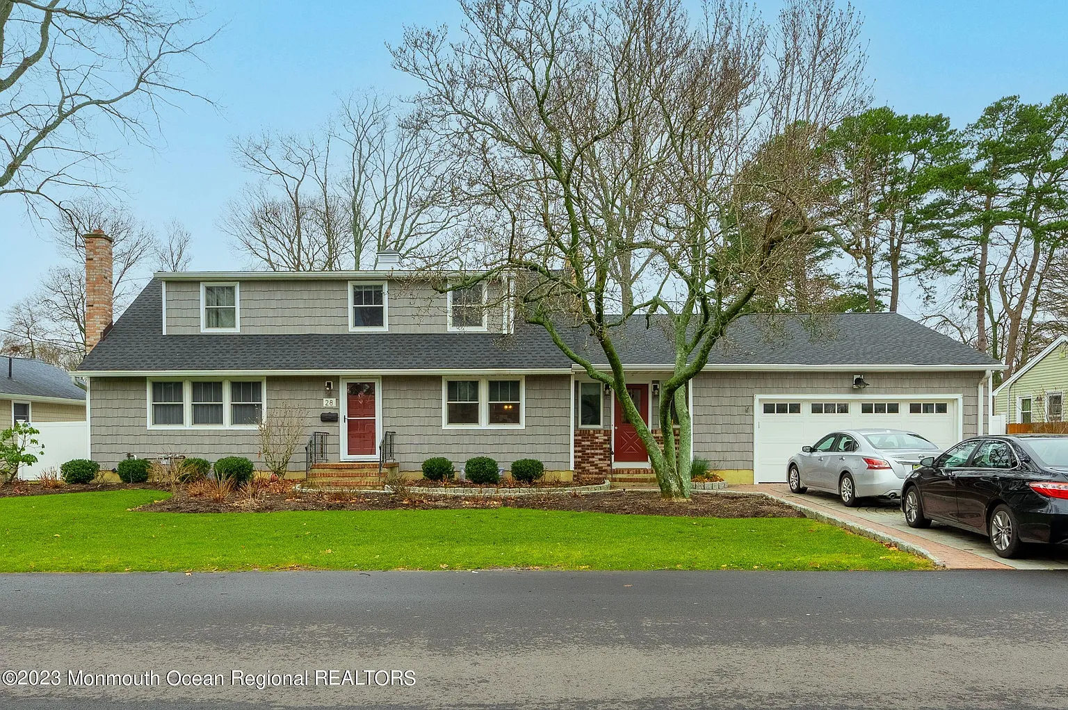 28 Laurelhurst Drive photo 1