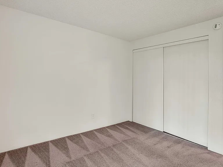 Riverview Apartments — Photo 49