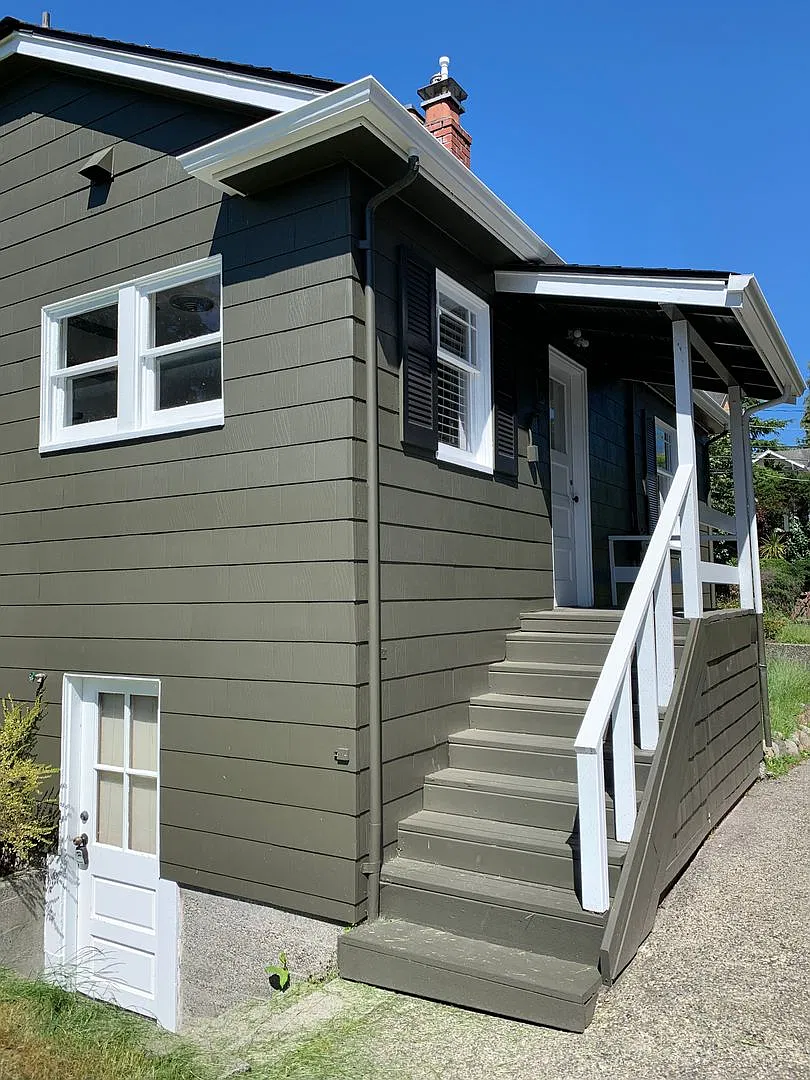 Great 2 beds Bungalow in Greenlake! — Photo 2
