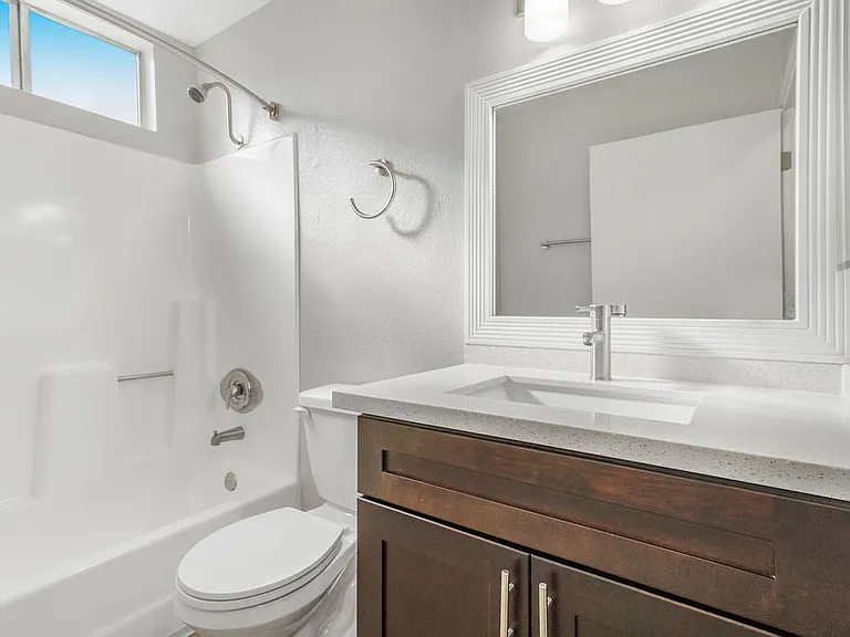 Oxnard Terrace — Photo 26