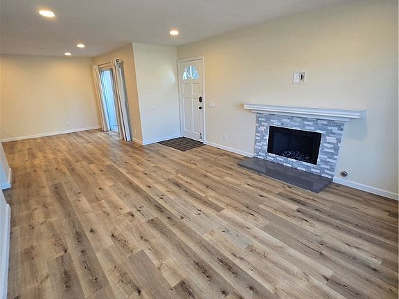 4th image of 22 Exeter #23