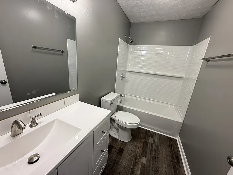 163 W Thomas St — Photo 6