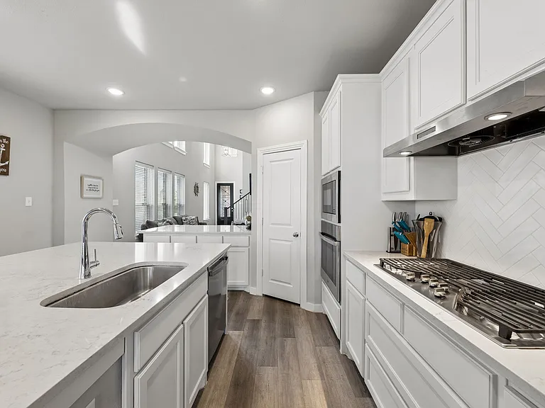 2321 Green River Rd — Photo 10