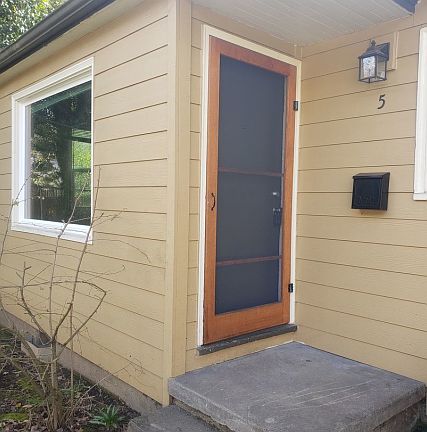 3rd image of 426 NE Prescott St APT 5