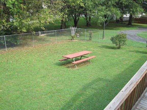 3rd image of 224 Shelley Dr