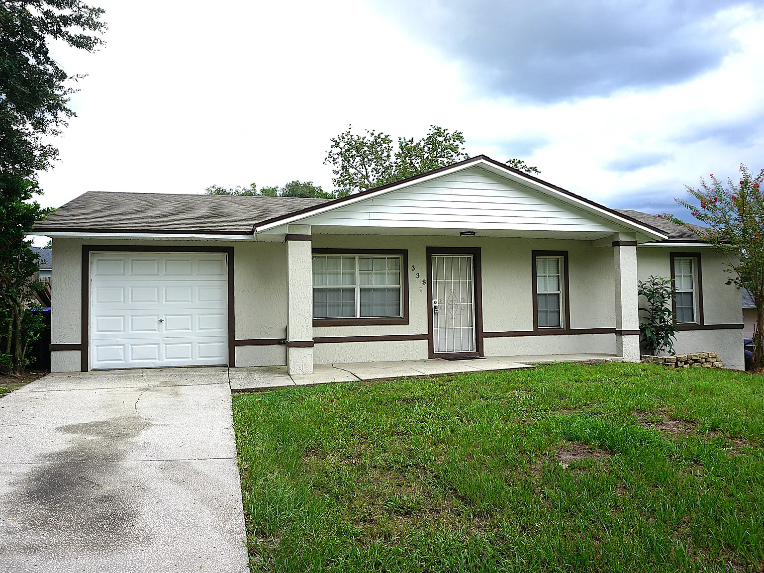 3 bed, 1064 sqft, $1,800 — Photo 2
