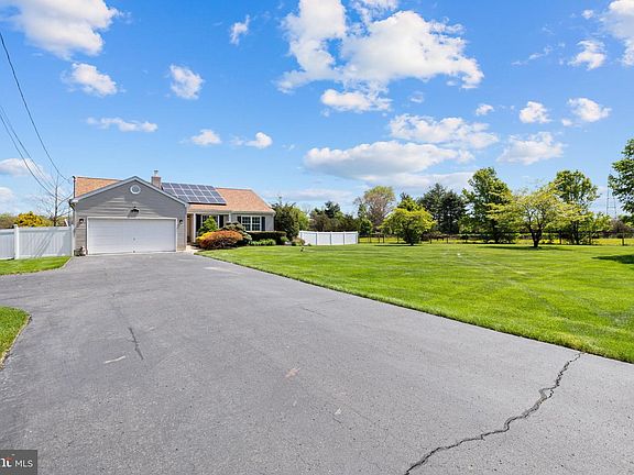 3rd image of 252 Eayrestown Rd