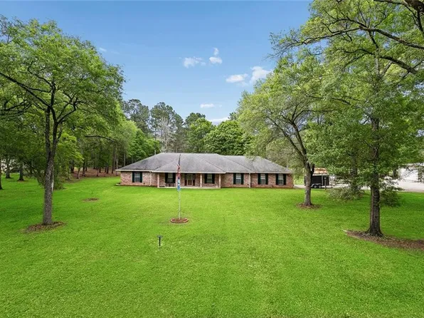 22399 Longleaf Dr, Covington, LA 70435