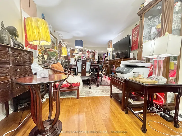 225 Davenport Rd #202 — Photo 11