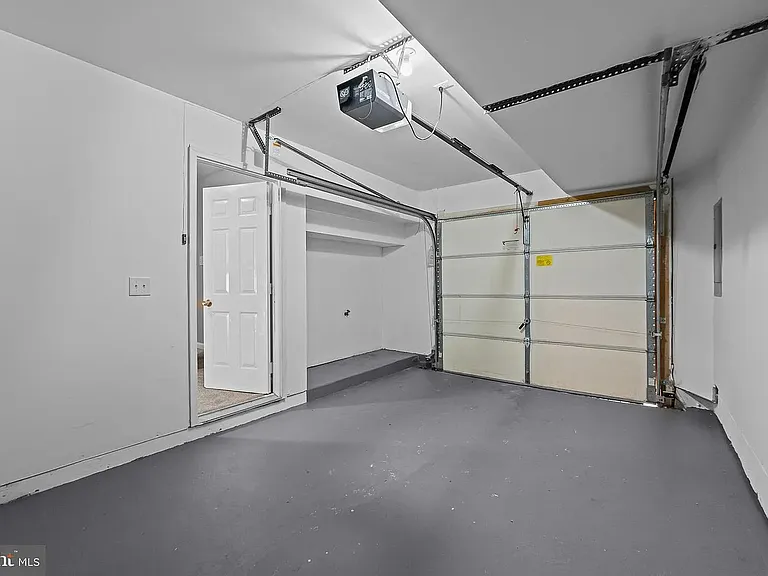 4 S Sherman Dr — Photo 7