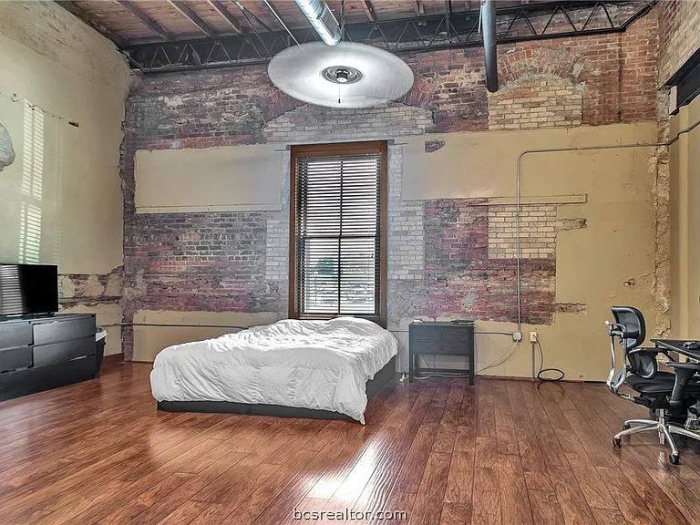 211 N Main St #21 — Photo 10