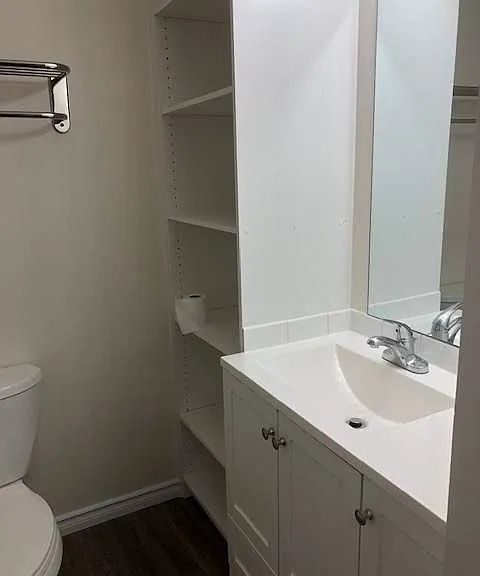 4299 Departure Bay Rd — Photo 6