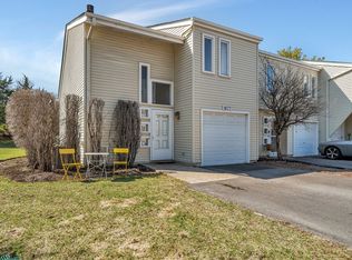 1677 Cove Ct, Naperville, IL 60565