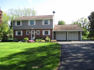 3 Park Ln, Glenville, NY 12302