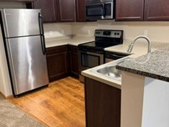4th image of 5001 Monona Dr #313