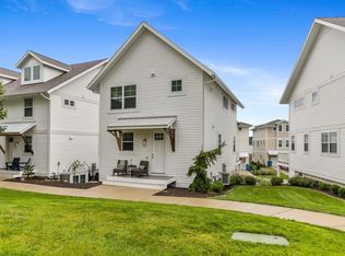 120 Kewatin Ct, Douglas, MI 49406