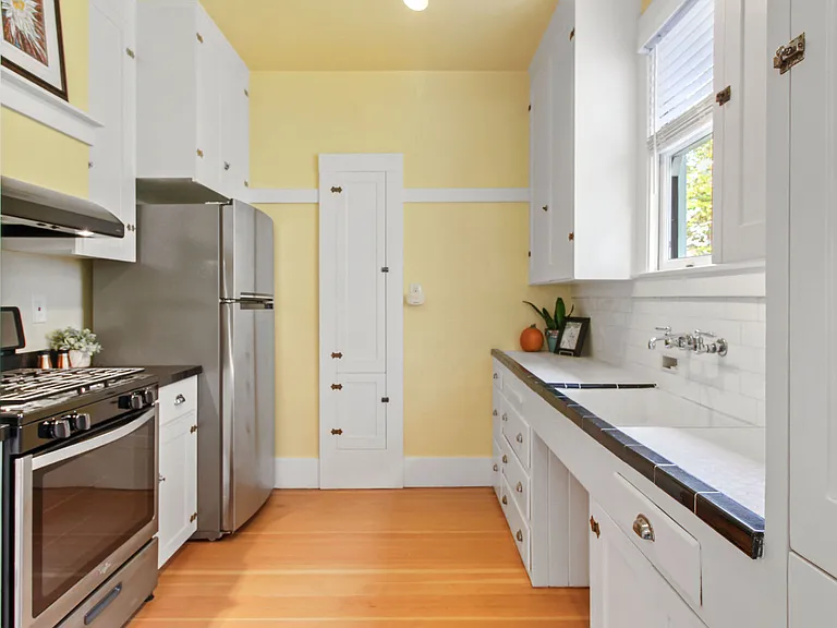 2615 P St #3 — Photo 11