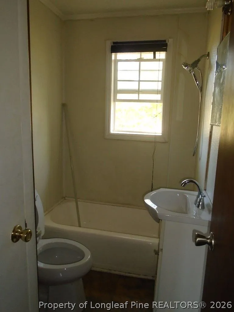 2 bed, 1.0 bath, 800 sqft, $895 — Photo 4
