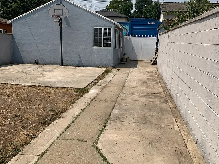 961 S Cedar Ave — Photo 9