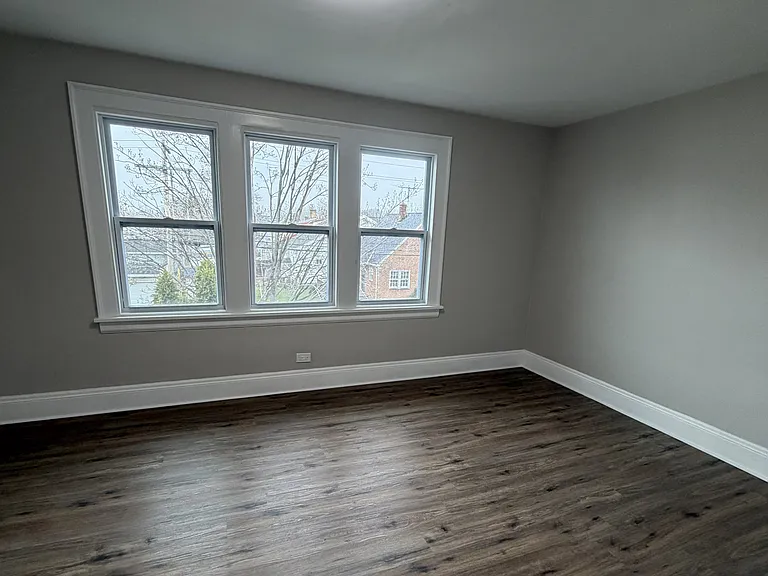 10610 Langton Ave — Photo 11