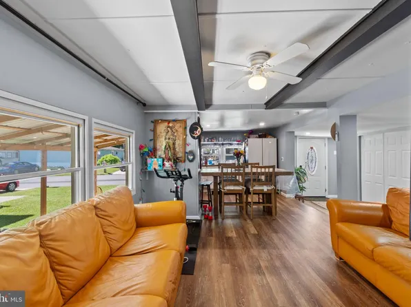 3503 Honeysuckle Ln, Middle River, MD 21220
