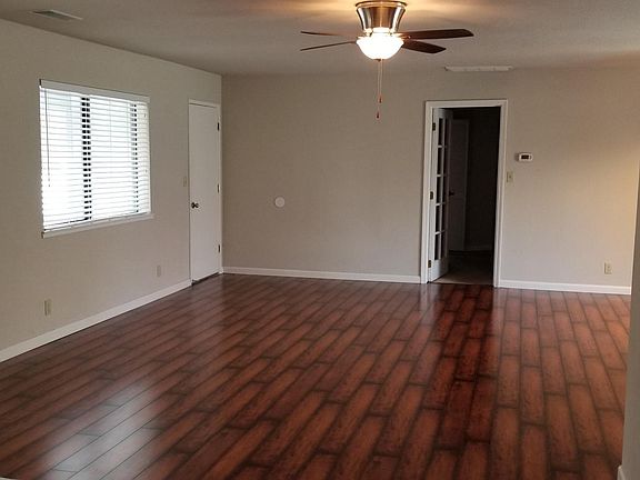 5th image of 2687 Country Club Dr