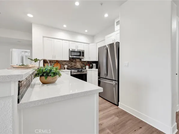 24545 Town Ctr #5304, Valencia, CA 91355