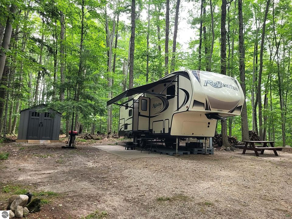 1st image of 257 Forest Trl