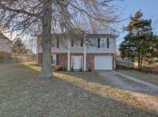 424 Cook Dr, Clarksville, TN 37042