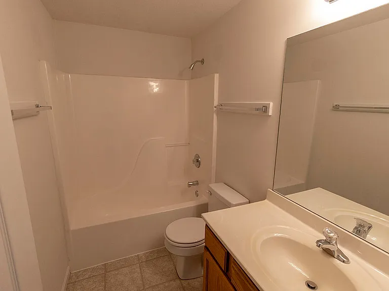 3402 E Saint Charles Rd — Photo 26