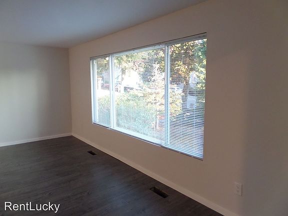 4th image of 12932 NE 136th Pl