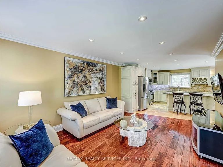 1570 Tipperary Ct — Photo 8