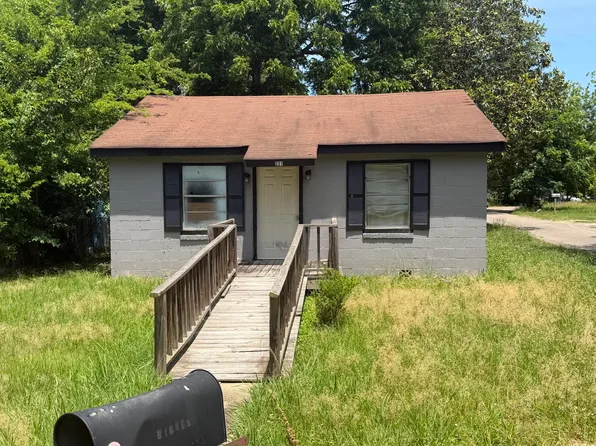 231 Byrnes Cir, Columbus, MS 39701