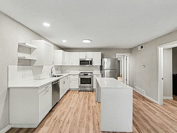 2nd image of 3921 Wyandotte St APT 1