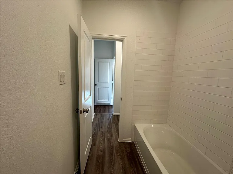 5111 Winslow Grove Dr — Photo 8