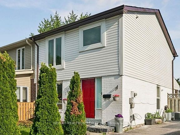 3rd image of 25 Whiteleas Ave