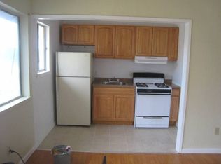 678 7th St APT C, Richmond, CA