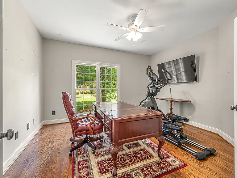 405 Pondview Ct — Photo 14
