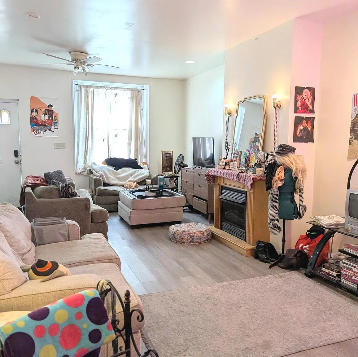 5 bed, 2.5 bath, 1992 sqft, $2,500 — Photo 1