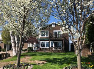 2260 Edgemere Dr, Rochester, NY 14612