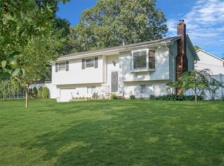 29 Cedar Grove Ave, Lake Grove, NY 11755