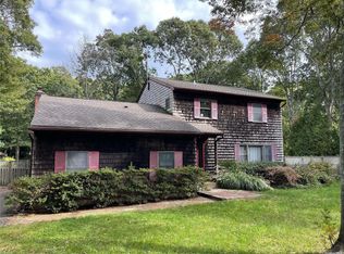 5 Washington Dr, East Quogue, NY 11942